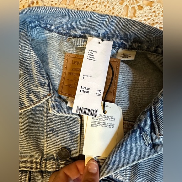 NWT Levi’s Patched Denim Jean Jacket S - Picture 5 of 9